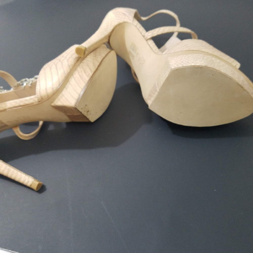 Sold Pelle Moda Ankle Strap Heels Beaded Fringe - Picture 5 of 6